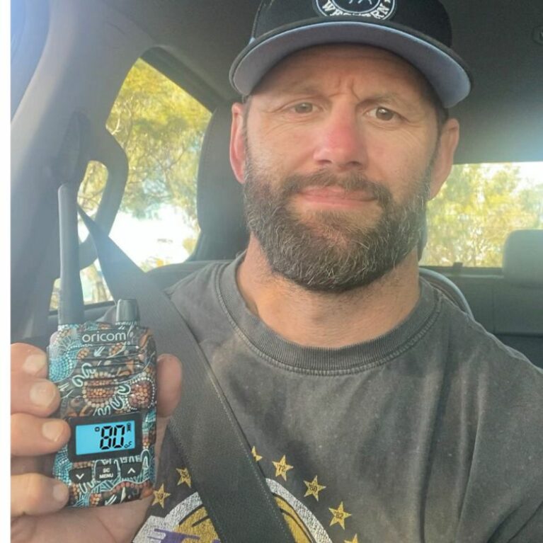 Dtx600wa Walkabout Ip67 5 Watt Handheld UHF Cb Radio